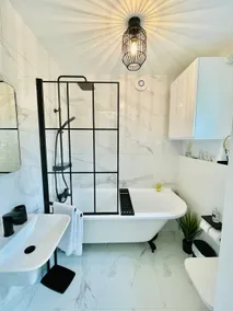 Cotswold Chic Retreats "Cloud Nine" Central Chipping Campden-Parking-Garden - Image 3