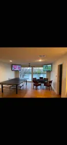 Beautiful 4 Bedroom River Front House in Downtown - Image 5
