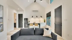 Savvy Suite King studio #3, NO CLEANING FEES!!! - Image 5