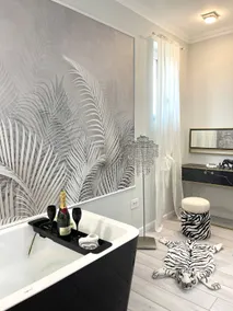 Studio with Piano & Bathtub AM Apartment 13 - Image 4