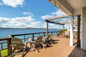 Sunset Shores: Waterfront Cottage on Vashon Island - Image 3