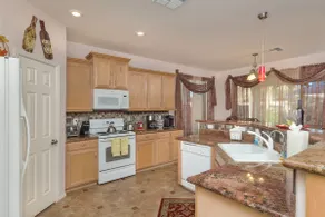 SUNLAND VILLA - High End resort with heated pool/spa, few minutes to golf course - Image 2