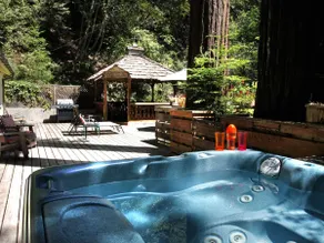 EASY DAYS Hot Tub Woodstove Big Deck Guerneville - Image 2