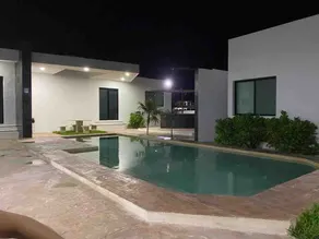 Pool house very close to the beach - Image 4