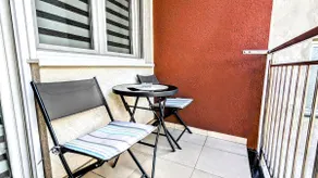 City Center| Free Parking|Cute Balcony| Fast Wi-Fi - Image 4