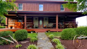 1847 Log Home with modern comfort. Near Louisville & Bourbon Trail - Image 2