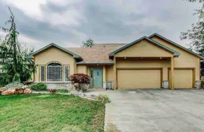 3BR Near Village | Hot Tub • Family • 2.5BA - Image 2