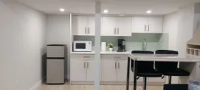 Lovely spacious 1-bedroom suite - Image 3