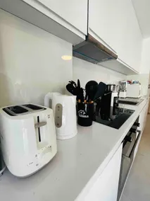 Comfy condo 6 minutes from downtown & Free Parking - Image 5