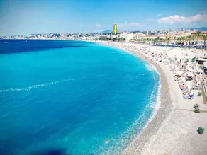 Exclusive location: seafront, beach & old town - Image 5