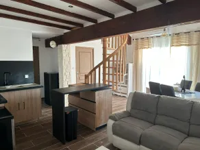 house with pool in the countryside - Image 3