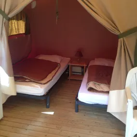 ”Lodge Aréa” tent on floor - Image 5