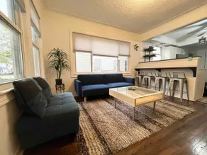 Cozy entire house with convenient location - Image 3