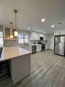 Lovely Home Away From Home! 4 bedrooms - Image 3