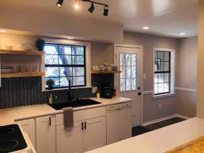 10 minutes from River st. and historic district! - Image 5