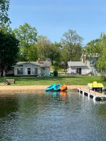 Vineyard Lake Waterfront Lakehouse - Boat for Rent - Image 2