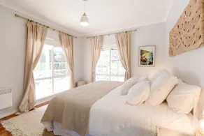 Jersey Queen Guesthouse (free 2pm late checkout) - Image 2