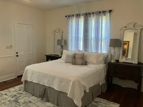 3bdrm 2ba Downtown Historic Home - Image 3