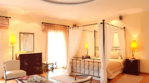 “Private Luxury Estate with Pool, Tennis & Cinema” - Image 5