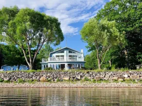 Esprit Riverside BnB 3 Bedroom Suite - Image 2