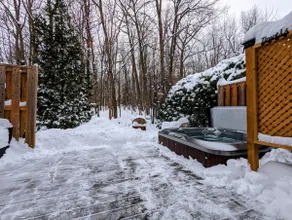 Forest Oasis in Tay w/Large Jacuzzi Hottub - Image 2