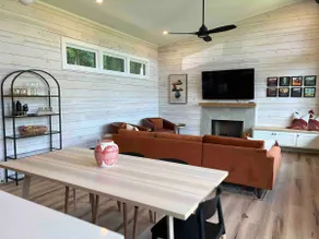 Modern Cabin for 8,w/Hot Tub+mtn view+1m from town - Image 4