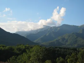 Beautiful rustic Tuscan villa overlooking the medieval village of Bagnone - Image 2