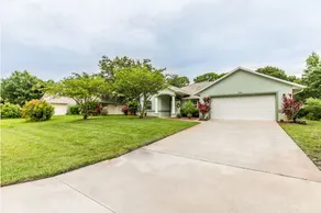 ☆☀︎❀Relaxing Heated Pool!Beautiful Patio,Pet Friendly,Fenced Area, Near Beaches! - Image 3