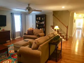 Paducah’s best place for families! Upscale condo, large deck and backyard. - Image 3