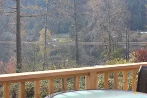 2 Bedroom Lakeview Cabin - Image 2