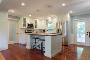 ”Saltwater Escape: 5BR Fun & Pool Paradise” - Image 2