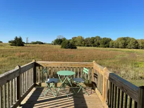 Spacious Country Apartment with Modern Amenities - Image 2