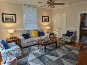Waterfront home by Yachtyard, walk to downtown! - Image 4