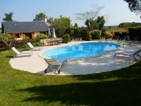 3 self-contained gites with pool and games room - Image 4