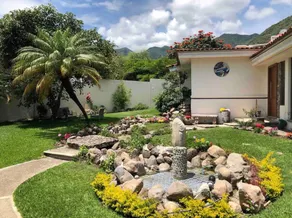 Beautiful Oasis with Private Pool - Image 3