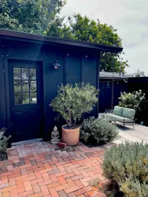 Garden Cottage by the Sea - Image 2