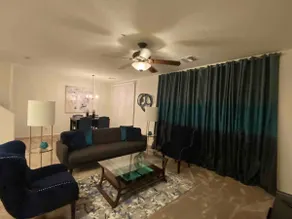 Entire Contemporary Luxury 3-Bedroom Townhouse! - Image 3