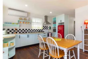 Sunshine Beach Retro Surf Shack - Image 4