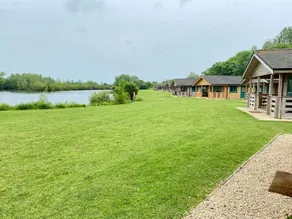 Lilly, Lake Pochard lodge 2, Dog Friendly - Image 3