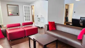 5 room sleeps 18 ppl.12 min from downtown 2600sqf - Image 2