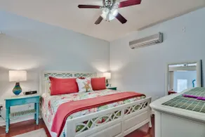 One Bedroom, 620 Sq Ft, Seacrest Beach, Free Bikes - Image 2