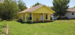 La Casa Amarilla - a cozy home in Friendly Small Texan Town - Image 2