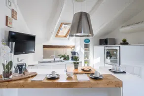 Charming apartment with terrace in the heart of the city - Image 5