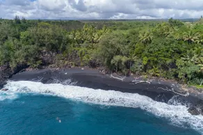 Oceanfront Bali House next to Kehena Black Sand Beach - Image 4