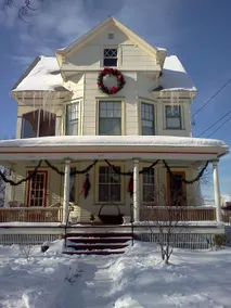 Comfortable, Quiet and Private. Vintage Home - Image 2