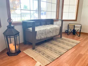 Peaceful Ranch-style Single level 3B Retreat - Image 5