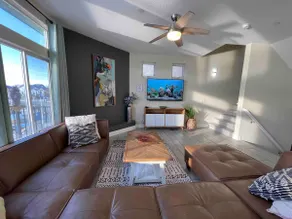 Large Lake Home with Stunning Views - Sleeps 18 - Image 5