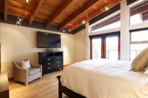 Ocean View Penthouse on Salt Spring Island - Image 3