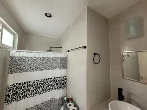 Complete house, small and cozy with a pool - Image 5