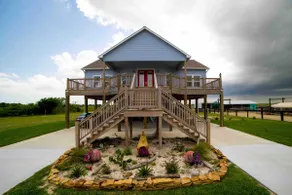 5BR Waterfront Paradise I Fish, Relax & Unwind - Image 3